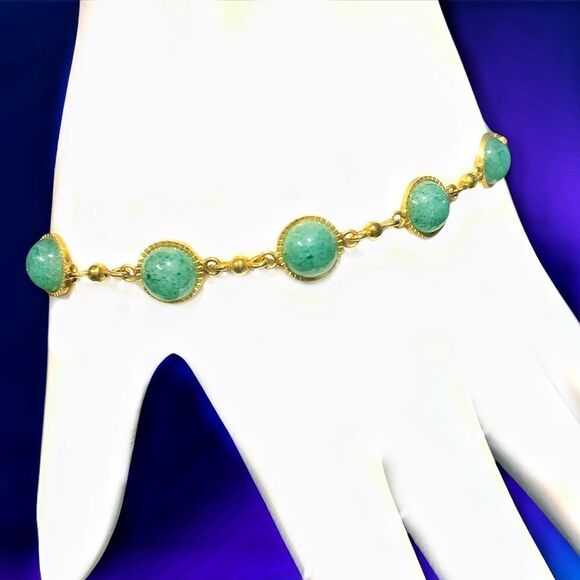 Delicate faux jade and gold bracelet 6.75” - Picture 1 of 6